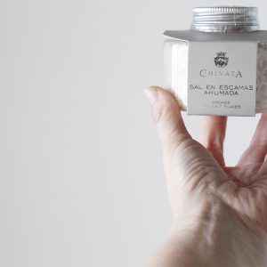 Sal de escamas ahumada